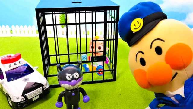 機知に富んだパンマンが悪者と戦う